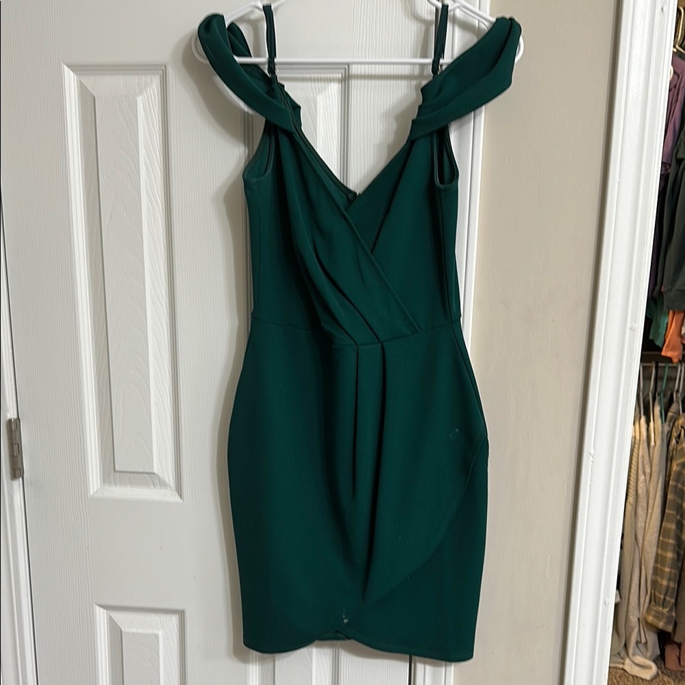 Lulus Elegant Green Off-Shoulder cocktail Dress